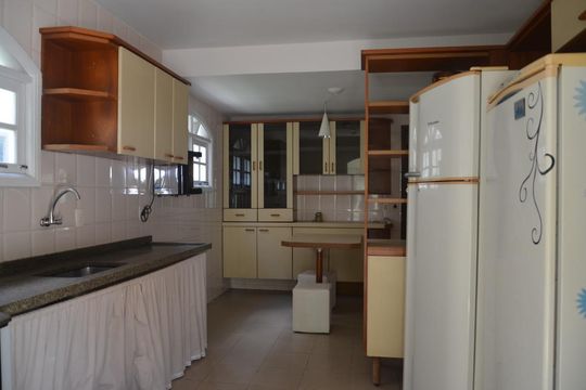 Cozinha de casa de condomínio à venda com 4 quartos, 200m² em Pendotiba, Niterói