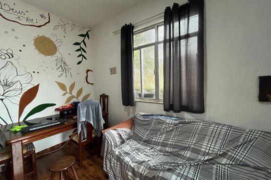 Sala de casa à venda com 4 quartos, 136m² em Tomás Coelho, Rio de Janeiro