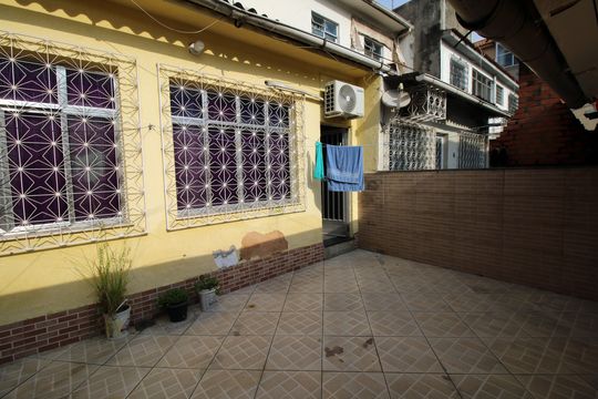 Quintal de apartamento à venda com 3 quartos, 110m² em Olaria, Rio de Janeiro