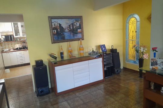 Sala de casa à venda com 3 quartos, 241m² em Campo Grande, Rio de Janeiro