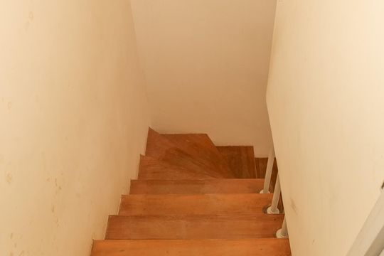 Escada de casa à venda com 2 quartos, 90m² em Perdizes, São Paulo