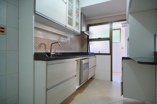 Cozinha de apartamento para alugar com 3 quartos, 82m² em Cristo Redentor, Porto Alegre