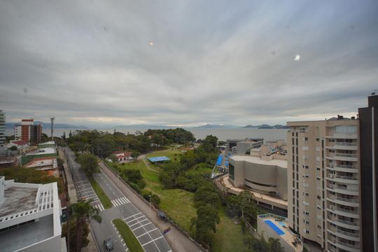 Vista da Sala de apartamento para alugar com 4 quartos, 272m² em Agronômica, Florianópolis