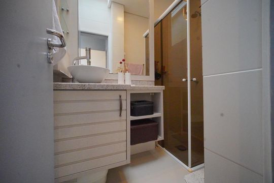 Banheiro da Suíte/Escritório 2 de apartamento para alugar com 4 quartos, 272m² em Agronômica, Florianópolis