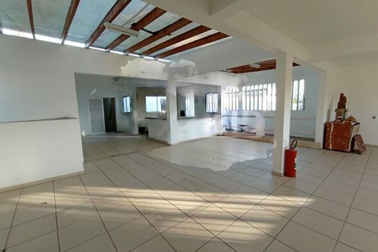 Casa à venda com 4 quartos, 250m² em Jardim Sabara, São Paulo