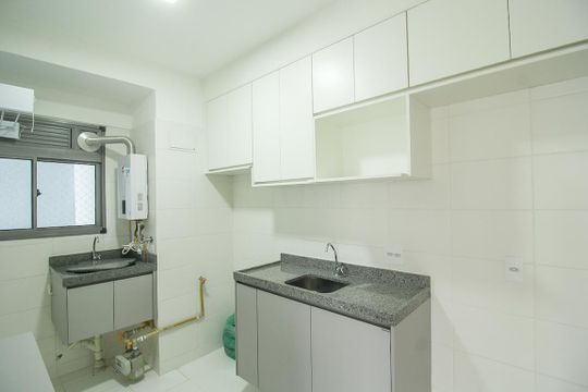 Cozinha e Área de Serviço de apartamento para alugar com 2 quartos, 42m² em Vila Albertina, São Paulo