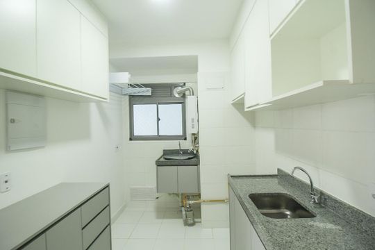Cozinha e Área de Serviço de apartamento para alugar com 2 quartos, 42m² em Vila Albertina, São Paulo