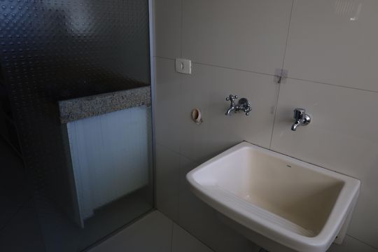 Área de serviço de apartamento à venda com 3 quartos, 74m² em Vila Sofia, São Paulo