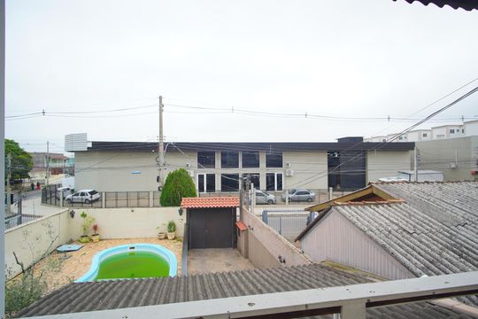 Varanda - Vista de casa à venda com 4 quartos, 240m² em Santa Rosa de Lima, Porto Alegre