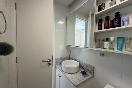 Banheiro da suíte  de apartamento à venda com 2 quartos, 58m² em Jacarepaguá, Rio de Janeiro