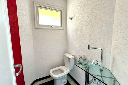 Casa à venda com 3 quartos, 285m² em Jardim Oriental, São Paulo