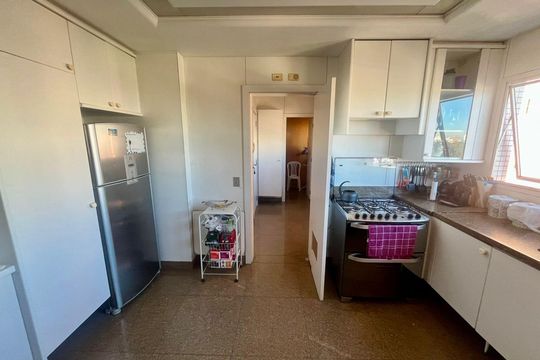 Cozinha de apartamento à venda com 4 quartos, 201m² em Higienópolis, São Paulo