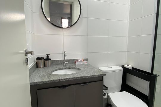 Quarto / Banheiro de apartamento para alugar com 1 quarto, 24m² em Butantã, São Paulo