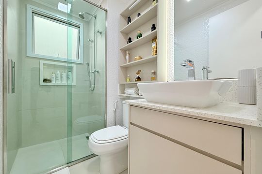 Banheiro Suíte de apartamento à venda com 2 quartos, 64m² em Jardim Caravelas, São Paulo