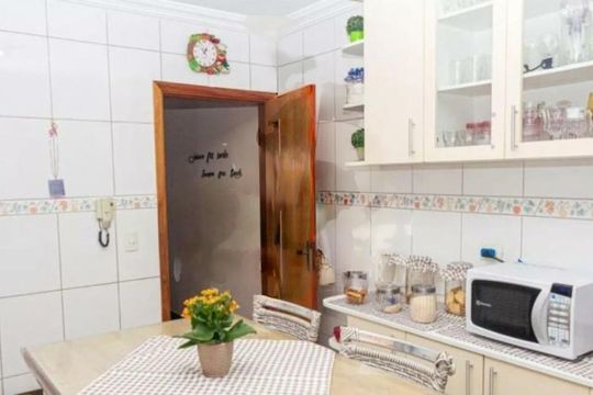 Casa à venda com 3 quartos, 142m² em Campo Grande, São Paulo