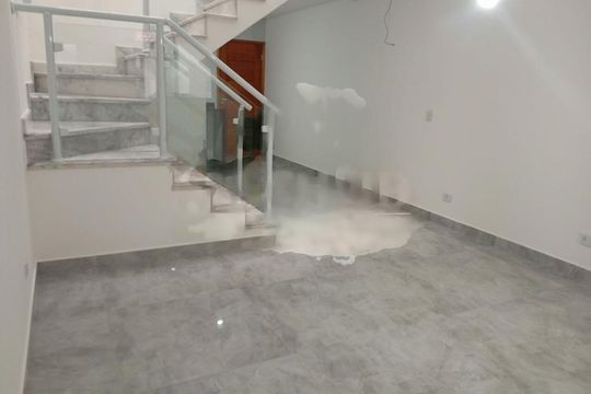Casa à venda com 3 quartos, 106m² em Jardim Alzira, São Paulo