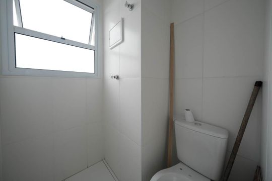 Banheiro de apartamento para alugar com 2 quartos, 39m² em Jardim Maringa, São Paulo