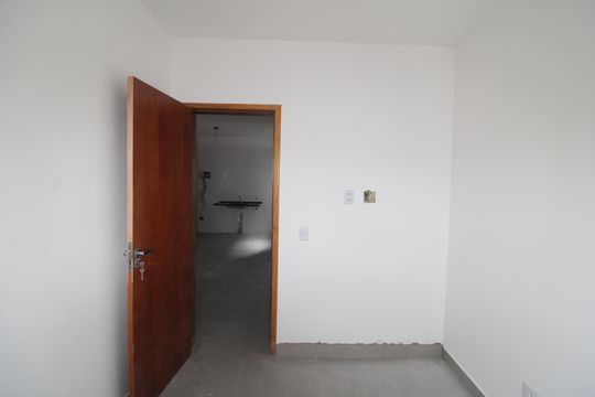 Quarto 1 de apartamento para alugar com 2 quartos, 32m² em Jardim Primavera, São Paulo