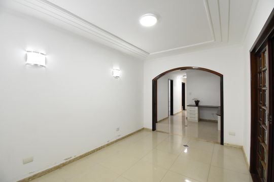 Sala de casa à venda com 7 quartos, 370m² em Xaxim, Curitiba