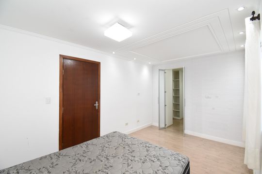 Suíte 4 de casa à venda com 7 quartos, 370m² em Xaxim, Curitiba