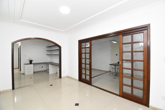 Sala de casa à venda com 4 quartos, 185m² em Xaxim, Curitiba