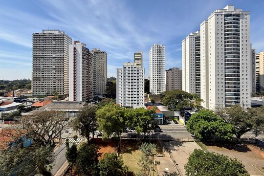 Vista  de apartamento à venda com 1 quarto, 45m² em Santo Amaro, São Paulo