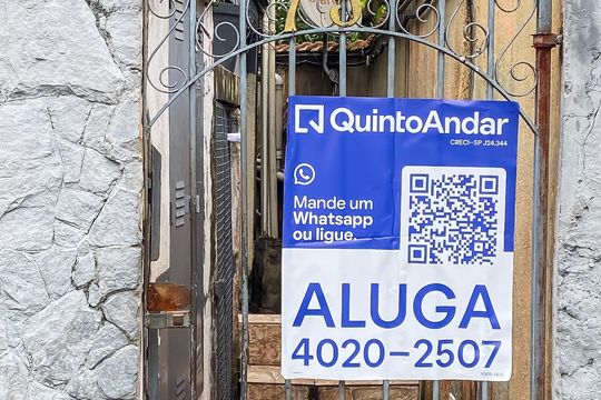 Fachada  de casa para alugar com 2 quartos, 69m² em Vila Paranagua, São Paulo