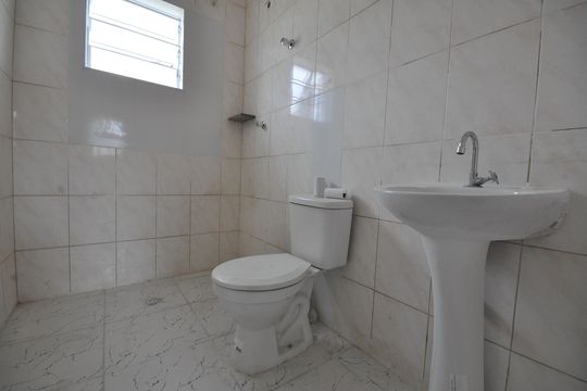 Banheiro de casa para alugar com 1 quarto, 40m² em Jardim Brasil (zona Norte), São Paulo