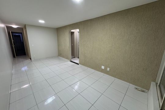 Sala de apartamento à venda com 2 quartos, 69m² em Núcleo Bandeirante, Brasília