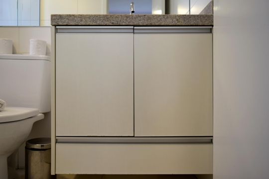 Banheiro de kitnet/studio para alugar com 1 quarto, 42m² em Sumarezinho, São Paulo