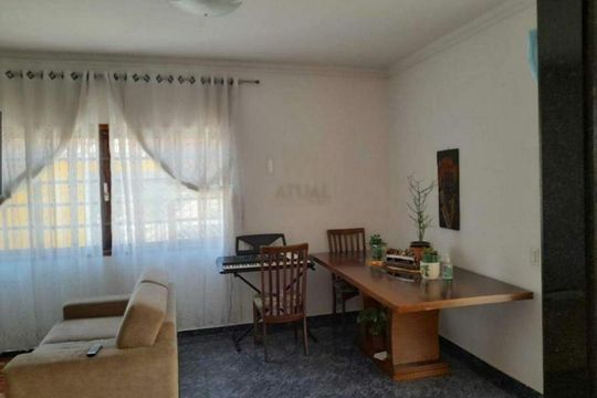 Casa à venda com 3 quartos, 250m² em Jardim Pedreira, São Paulo