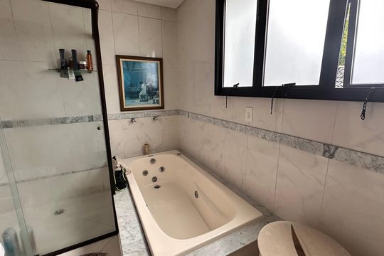 Casa de Condomínio para alugar com 4 quartos, 458m² em Jardim Cordeiro, São Paulo