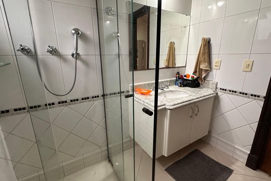 Casa de Condomínio para alugar com 4 quartos, 458m² em Jardim Cordeiro, São Paulo