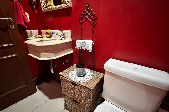 Casa de Condomínio para alugar com 4 quartos, 458m² em Jardim Cordeiro, São Paulo