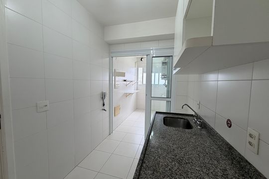 Cozinha de apartamento para alugar com 2 quartos, 65m² em Santo Amaro, São Paulo