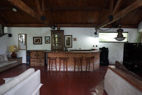 Sala de casa para alugar com 4 quartos, 3500m² em Vale do Sol, Embu das Artes