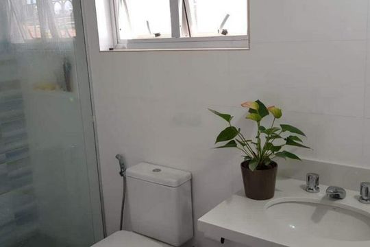 Casa à venda com 4 quartos, 280m² em Campo Grande, São Paulo