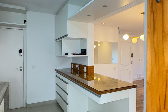 Cozinha de apartamento para alugar com 3 quartos, 93m² em Cidade Monções, São Paulo