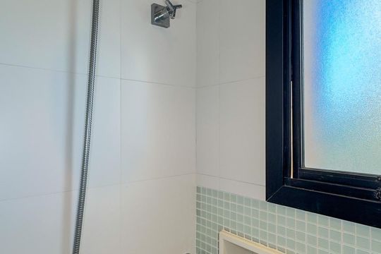 Banheiro social de apartamento para alugar com 3 quartos, 93m² em Cidade Monções, São Paulo