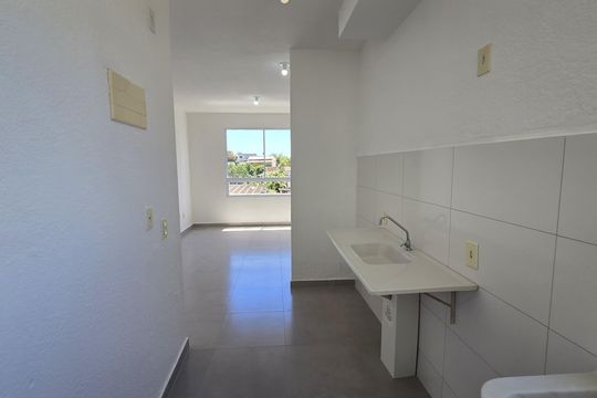 Cozinha de apartamento para alugar com 2 quartos, 45m² em Santa Cruz, Rio de Janeiro