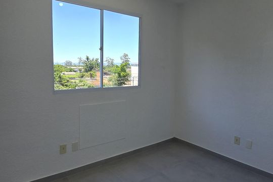 Quarto de apartamento para alugar com 2 quartos, 45m² em Santa Cruz, Rio de Janeiro
