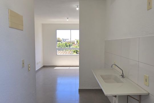 Cozinha de apartamento para alugar com 2 quartos, 45m² em Santa Cruz, Rio de Janeiro