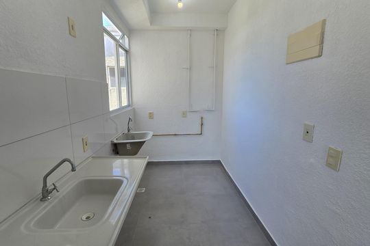 Cozinha de apartamento para alugar com 2 quartos, 45m² em Santa Cruz, Rio de Janeiro