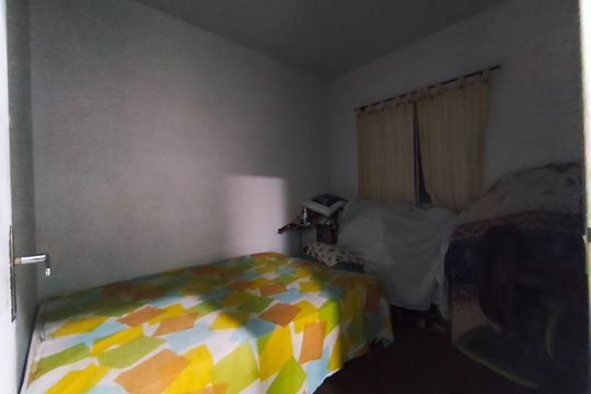Quarto de apartamento à venda com 2 quartos, 48m² em Heliópolis, Belo Horizonte