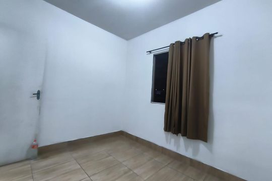 Quarto de apartamento à venda com 2 quartos, 48m² em Heliópolis, Belo Horizonte