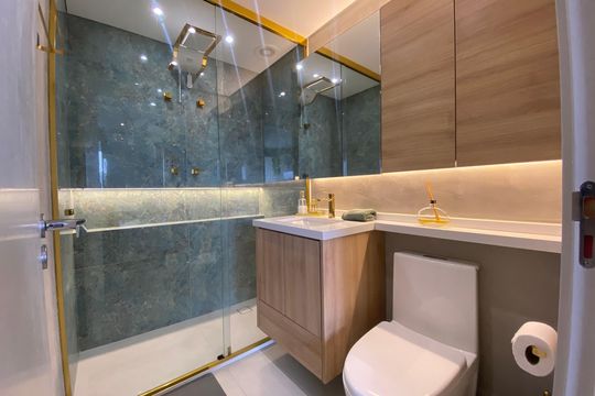 Banheiro social de kitnet/studio para alugar com 1 quarto, 27m² em Butantã, São Paulo