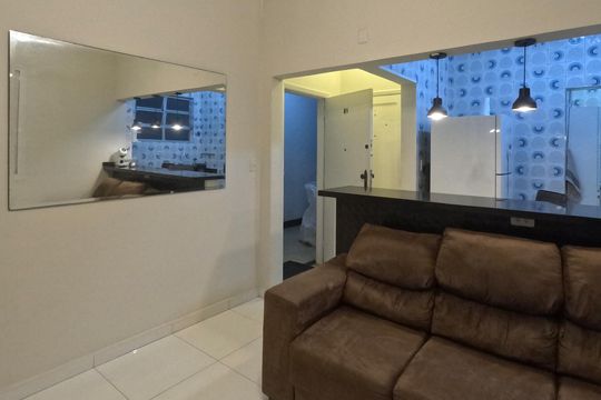 Sala de apartamento para alugar com 2 quartos, 80m² em Ponta da Praia, Santos