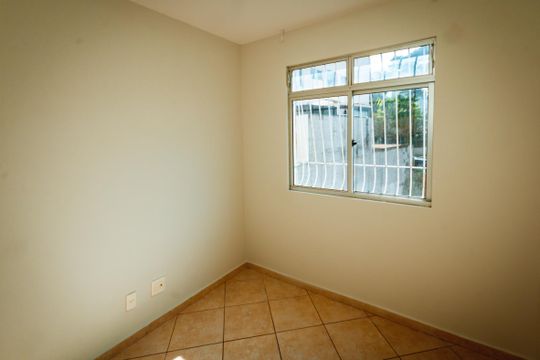 Apartamento à venda com 2 quartos, 60m² em Manacás, Belo Horizonte