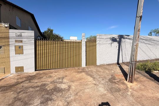 Fachada de casa para alugar com 2 quartos, 430m² em Setor Pedro Ludovico, Goiânia