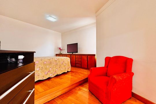 Suíte 1 de casa de condomínio à venda com 5 quartos, 442m² em Alphaville Residencial Um, Barueri